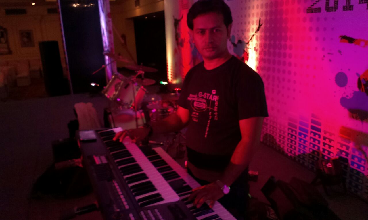 male keyboard player chandigarh